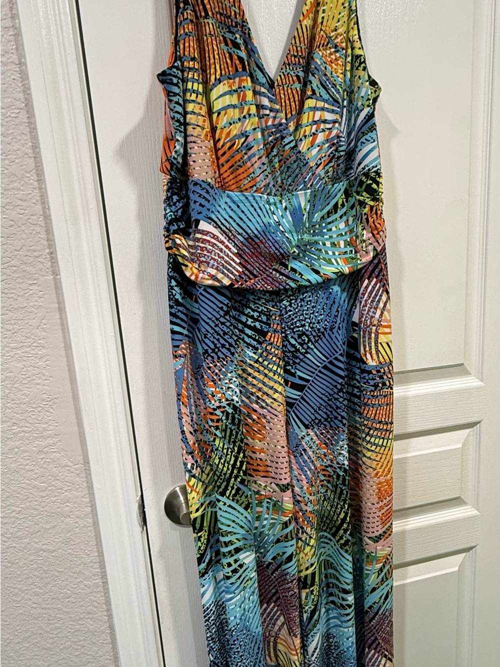 Pappagallo Tropical Leaf Print V-Neck Maxi Dress in Blue Green Orange Yellow